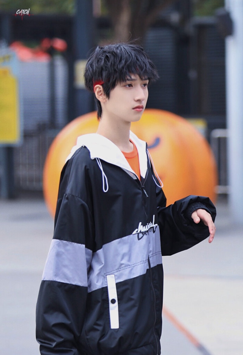 严浩翔